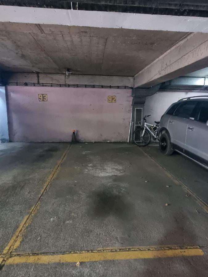 Hawaii- 2 Bdr, Arena, Sava Centar, Free Parking * Belgrad
